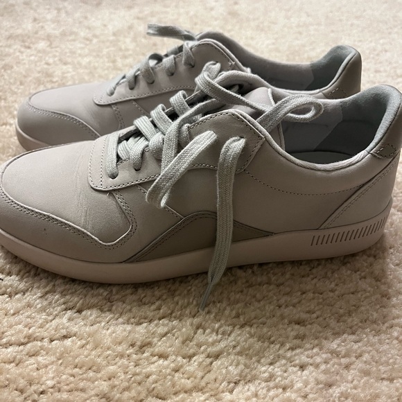 Tread Sneakers - gray - size 7.5 / 5.5 - Picture 3 of 6